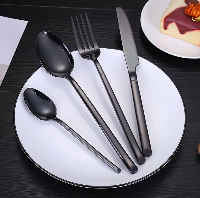 24-teiliges Besteckset aus Edelstahl – Schwarzes Tafelbesteck mit Steakmessern für 6 Personen