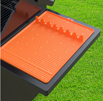 Silikon Grillmatte mit Utensilienhalter – Hitzebeständiger Grill Werkzeug Organizer mit Tropfpad für Grill & BBQ
