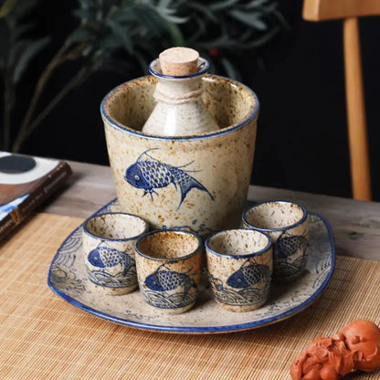 Elegantes Koi Keramik Sake-Set mit Handgefertigtem Design | Traditionelles Japanisches Tischkultur-Erlebnis für Heiße und Kalte Getränke 2