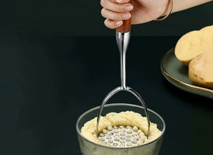 Küchenhelfer | Edelstahl Kartoffelstampfer mit Ergonomischem Holzgriff | Robuste Konstruktion für Einfaches Pürieren 3
