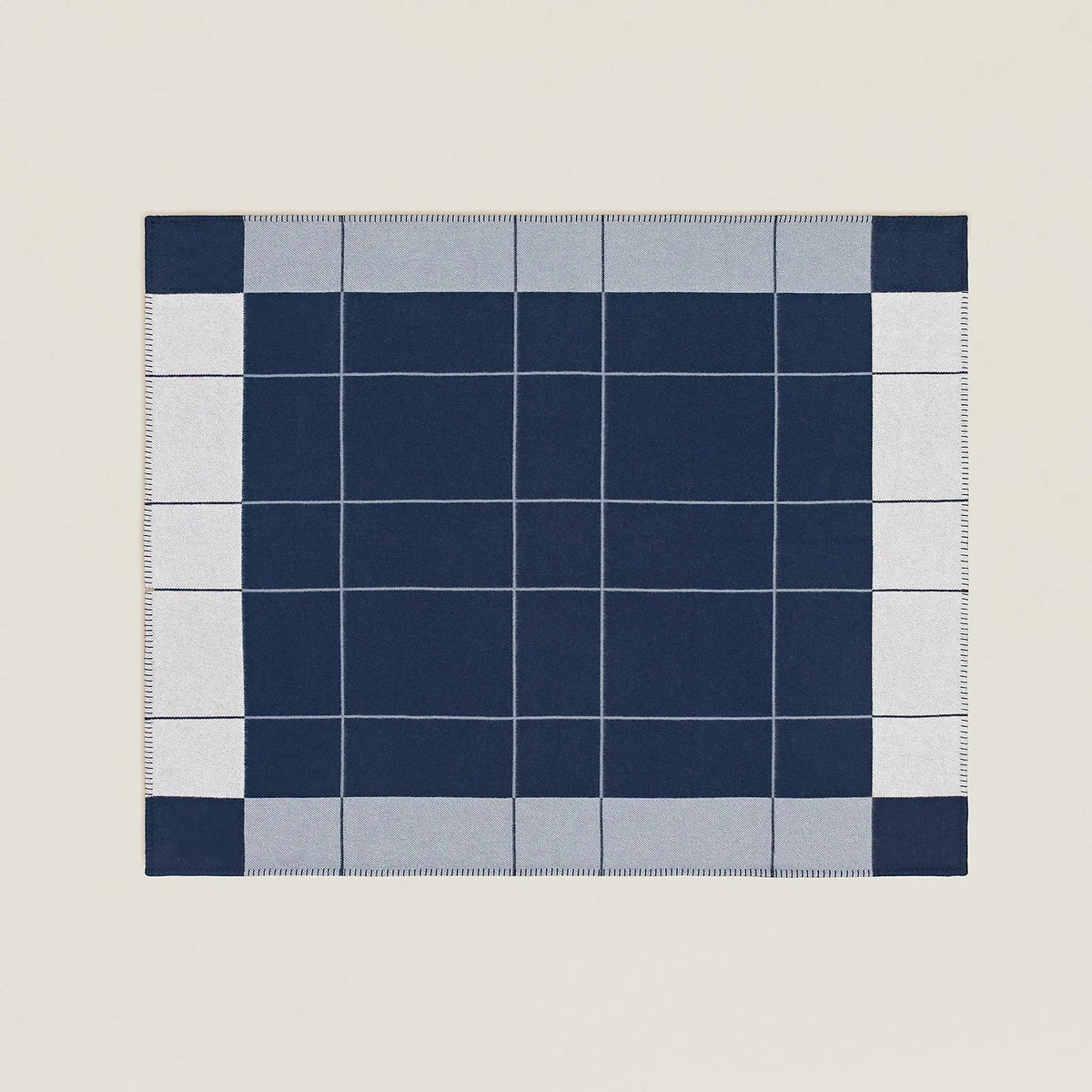 Luxuriöse Wolldecke mit Jacquard-Muster | Elegante Wärme für Ihr Zuhause 4