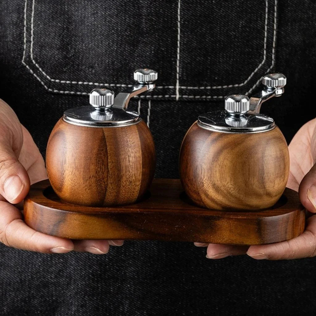 Nordic Design | Salz- und Pfeffermühlen-Set mit Holzständer | Handgemahlenes Gewürz für stilvolle Küche 6